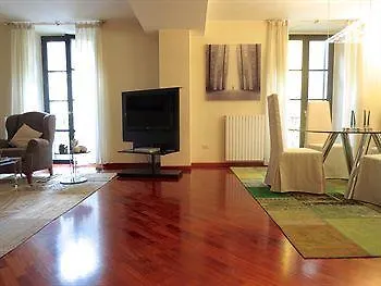 Temporary House - Brera District *