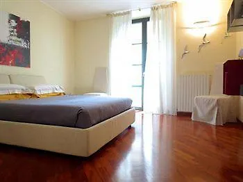 Temporary House - Brera District *