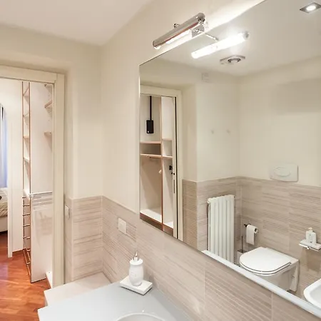 Apartment Temporary House - Brera District Milan