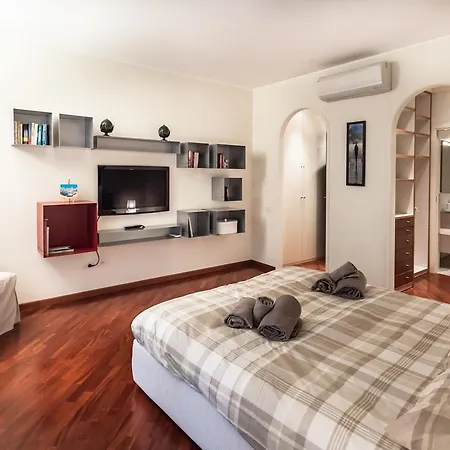 Apartment Temporary House - Brera District Milan