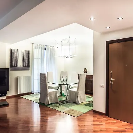 Apartment Temporary House - Brera District Milan